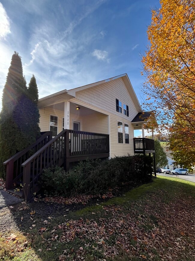 Foto del edificio - 1511 Cypress View Ct