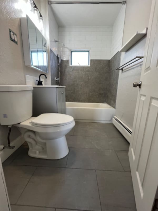 Building Photo - 10 Ferry St