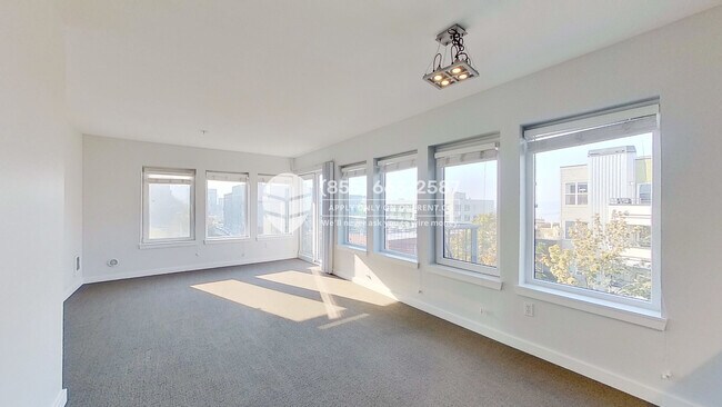 Foto del edificio - 2440 Western Ave