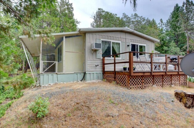 Building Photo - 1833 Saratoga Way