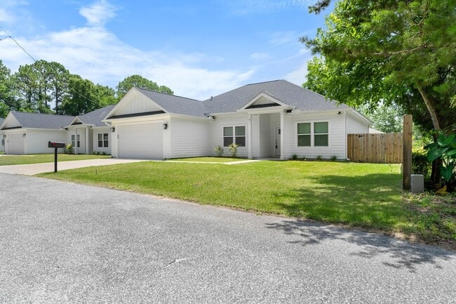 Building Photo - 5 Romana Ln