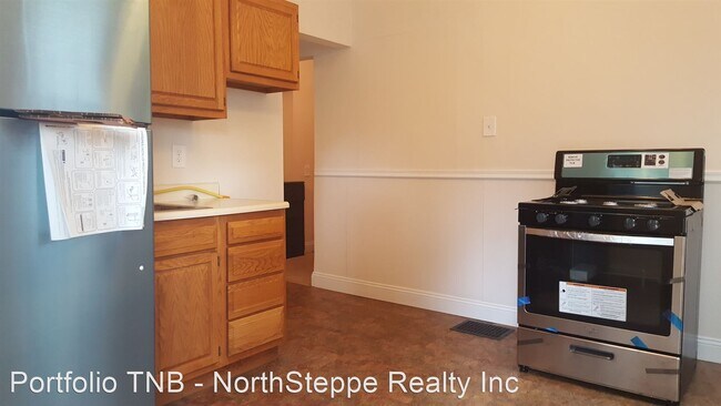 Building Photo - 486 W 4th Ave