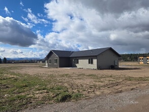 Building Photo - 1522 Trumble Creek Rd