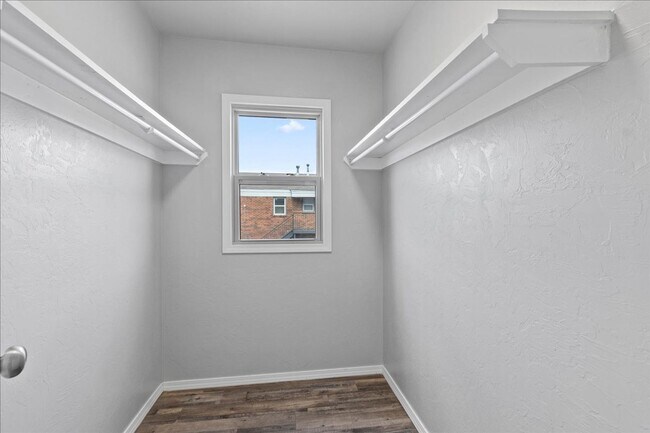 Foto del edificio - 4610 N Classen Blvd