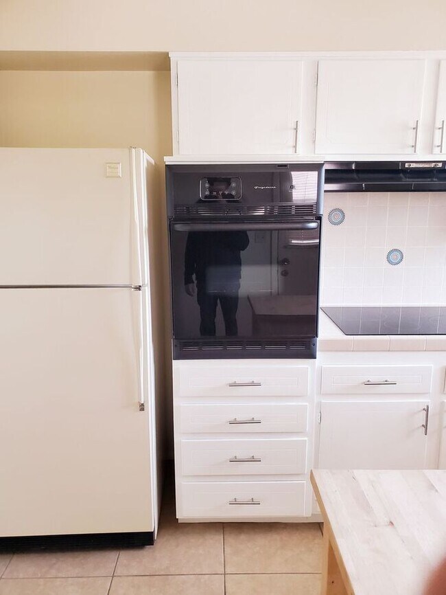 Building Photo - TOTAL MAEKOVER! Age-Restricted Community 55+ 2 Bedroom - SUN CITY!