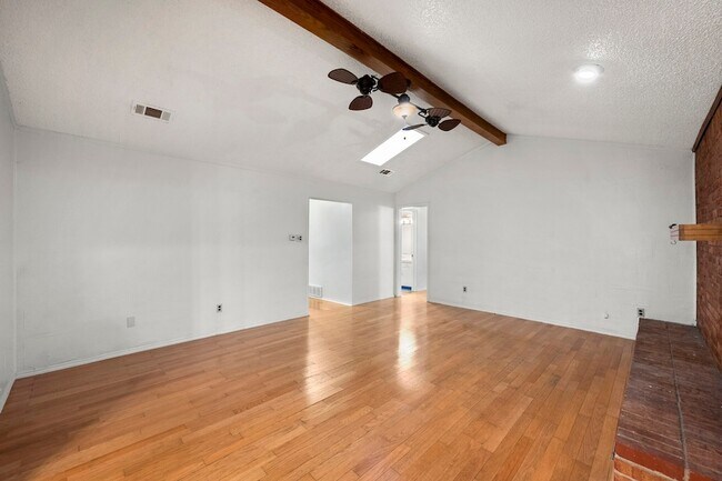 Foto del edificio - 6436 Ridglea Dr