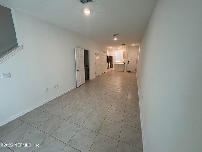 Foto del edificio - 109 Montellano Rd