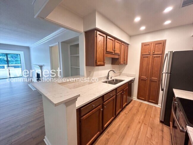 Building Photo - 25109 Plantation Dr NE