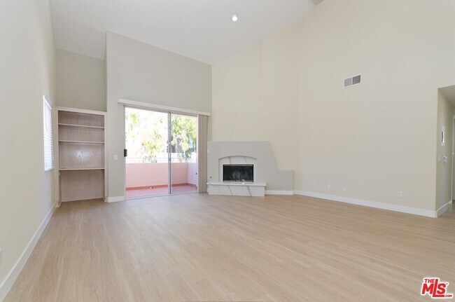 Foto del edificio - 1230 Wellesley Ave