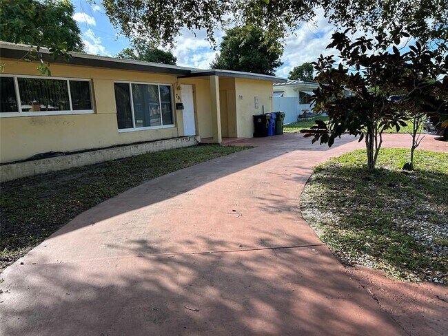 Foto del edificio - 701 W Evanston Cir