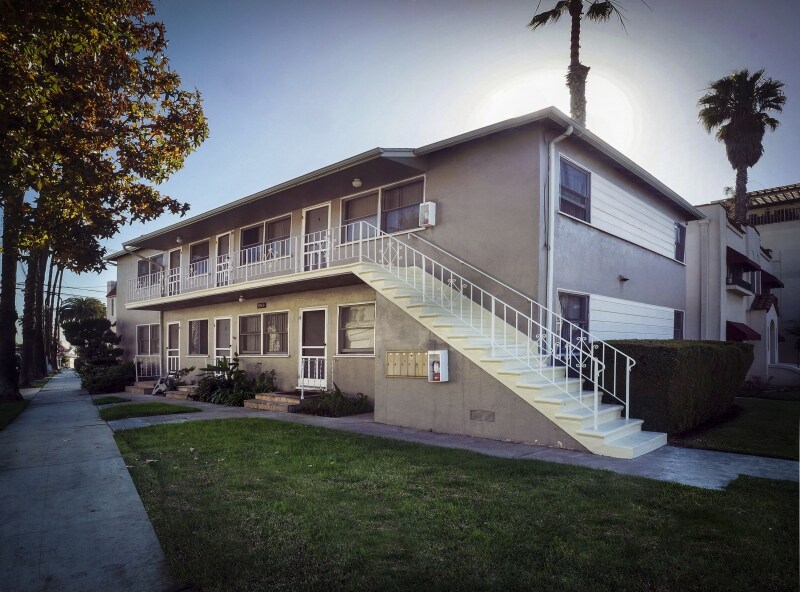 Foto principal - 3900 E. 1st Street Apartments