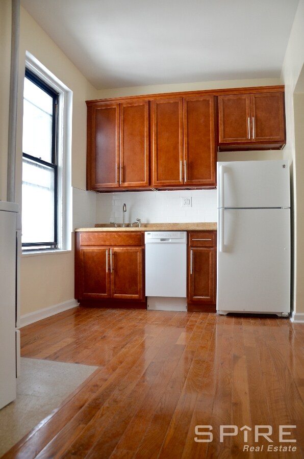 Building Photo - 19 Wyckoff St