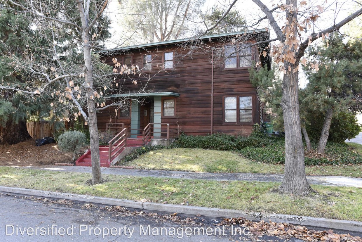 Primary Photo - 700 St Lawrence Ave