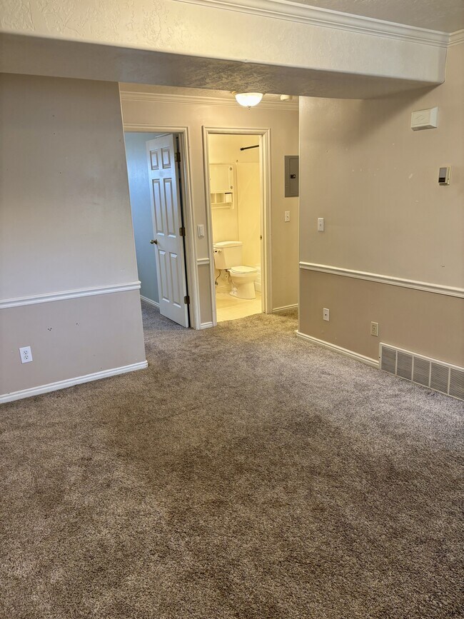 Foto del edificio - 1655 N Grandview Ln
