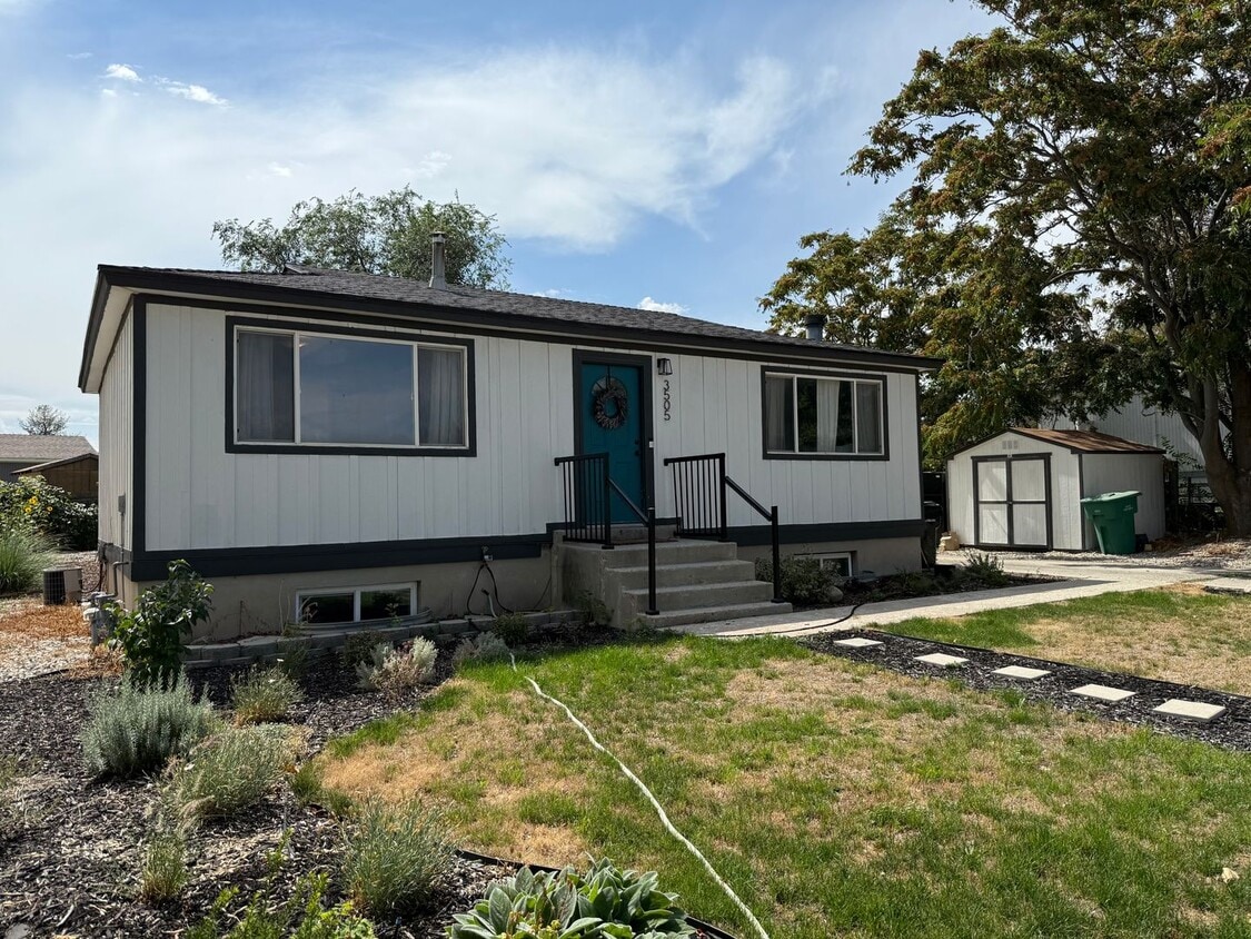 Foto principal - Modern Comfort in the Heart of West Jordan...