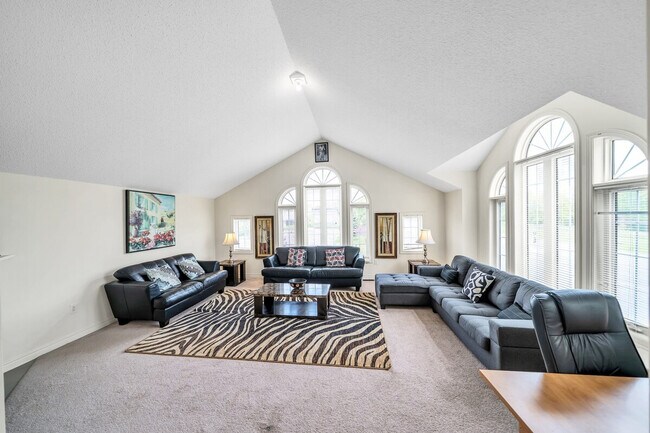 Building Photo - 2 Stevensgate Dr