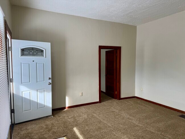 Foto del edificio - 222 E 4th St