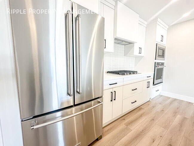 Photo du bâtiment - GREAT 3 BEDS/ 3.5 BATHS TOWNHOUSE IN THE COMMUNITY OF SHAGANAPPI