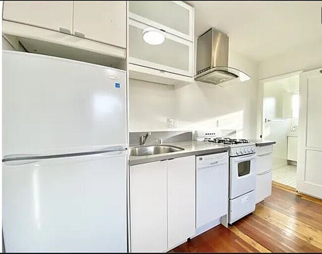 Foto del edificio - 2835 Huron St