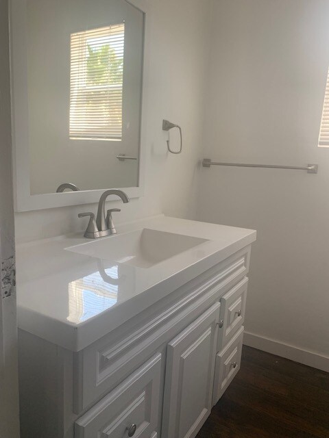 bathroom - 373 S Palm Canyon Dr