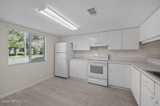 Building Photo - 14750 Beach Blvd