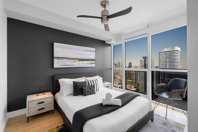 Building Photo - 21 Carlton St.