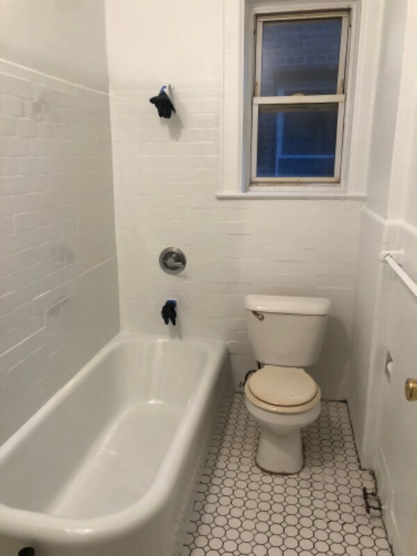 Primary Photo - 16 E 4th St