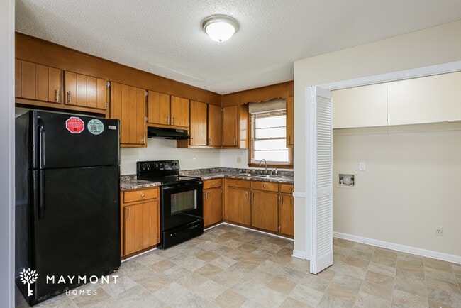 Building Photo - 122 Strawberry Dr