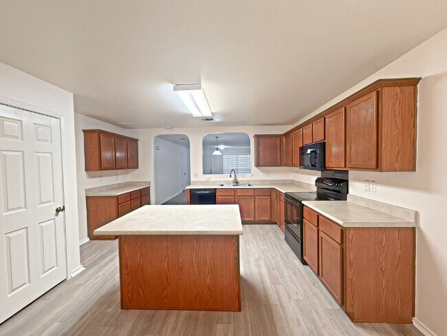 Building Photo - 6914 Dashmoor Creek