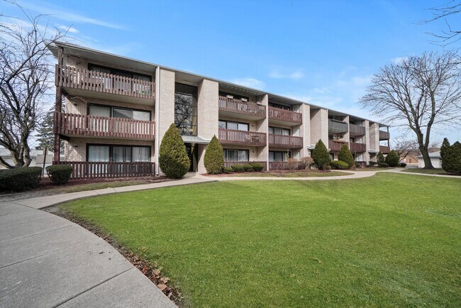 Foto del edificio - 5021 Briartree Ln