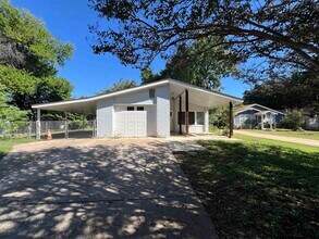 Building Photo - 1749 Bluebonnet Ln