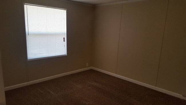 Building Photo - 3031 Granite Dr NE