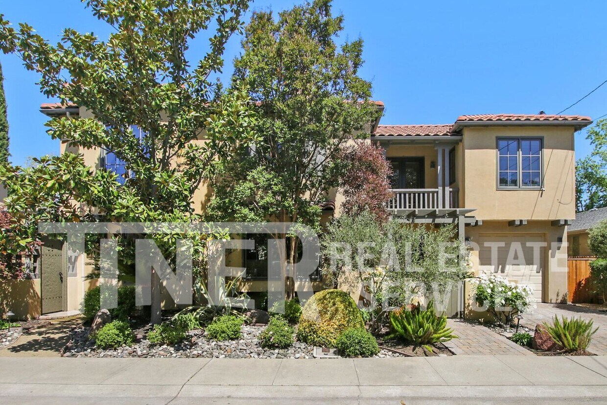 Foto principal - 4811 M St