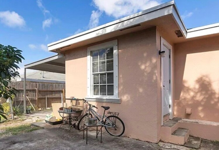 Photo - 816 20th St (West Palm Beach, FL)