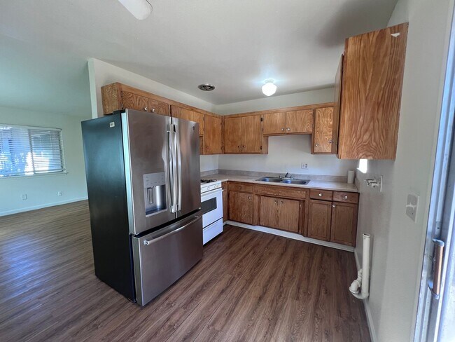 Foto del edificio - 10344-10346 S. White Rock Road
