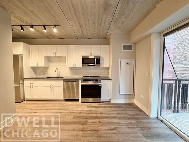 Foto del edificio - 938 W Carmen Ave