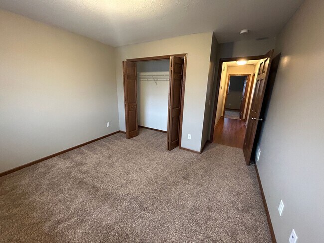 Building Photo - Stadium Commons Lower Unit