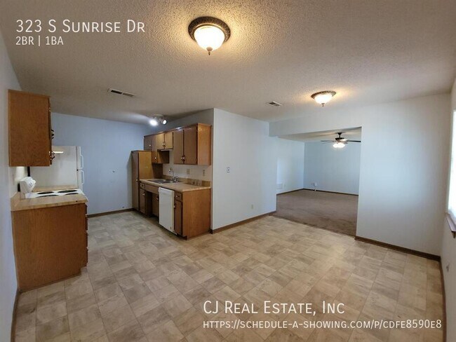 Building Photo - 323 S Sunrise Dr