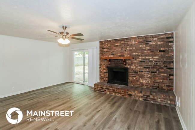 Building Photo - 512 Pine Bluff Dr