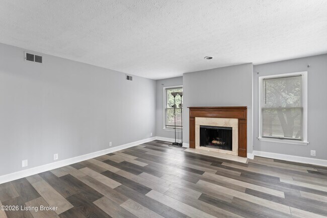 Foto del edificio - 10331 Shelbyville Rd