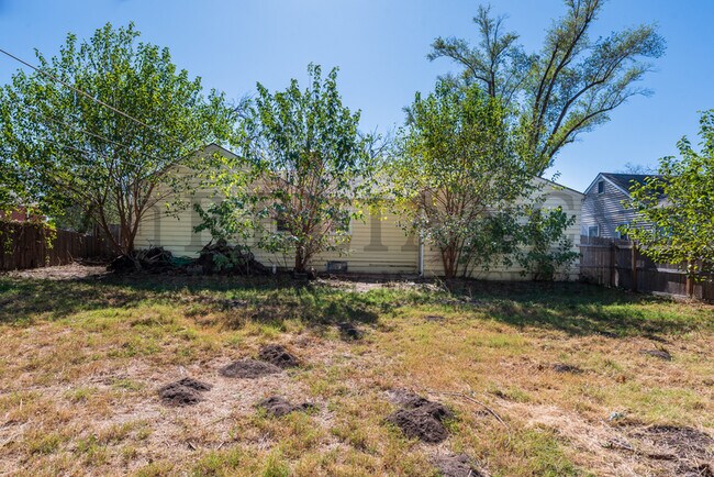 Foto del edificio - 2408 W 13th St N