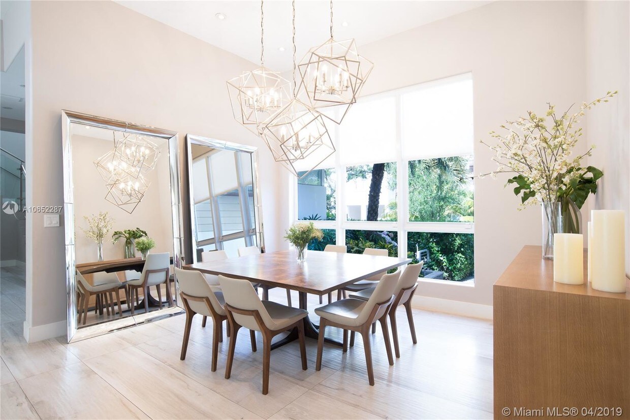 Foto principal - 445 Glenridge Rd