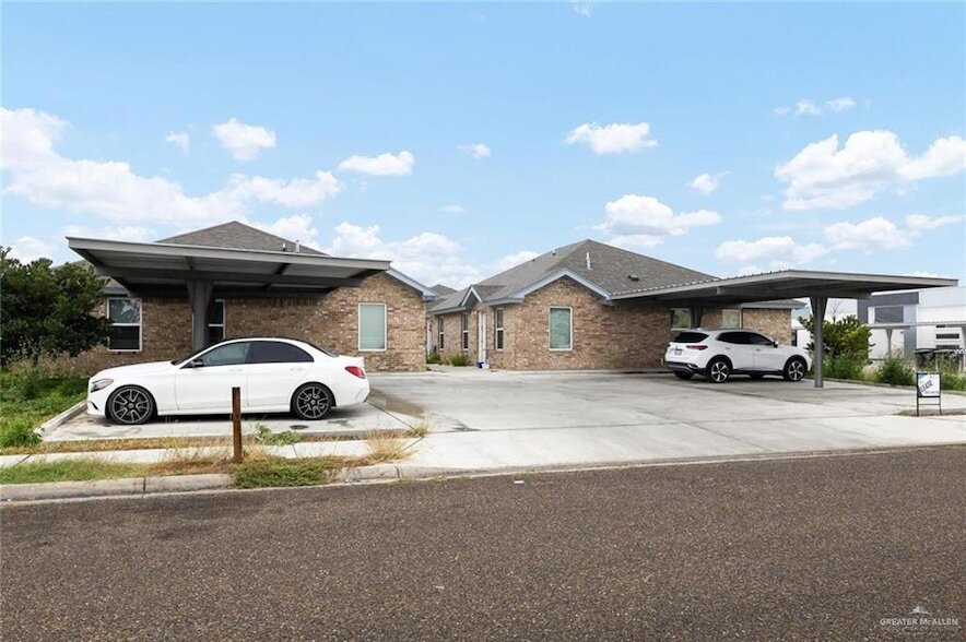 Foto principal - 826 S Missouri St