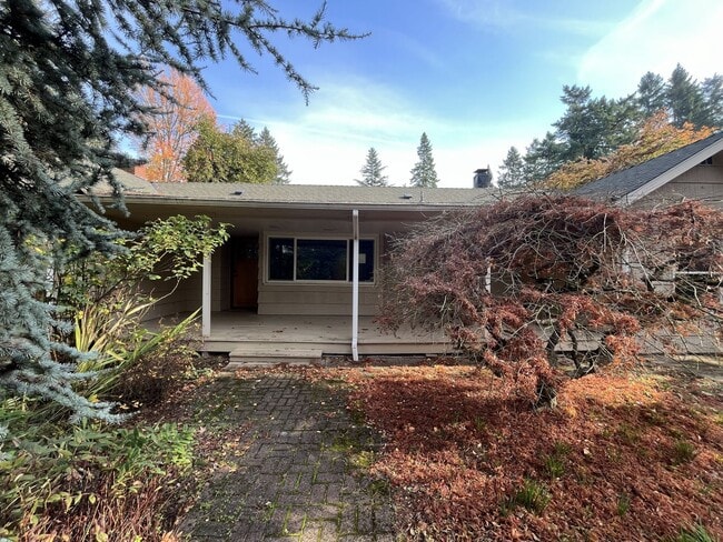 Building Photo - Beautiful 3-Bedroom Home with Remodeled Ki...