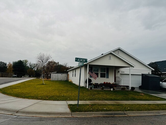 Building Photo - Beautiful Home in Boise