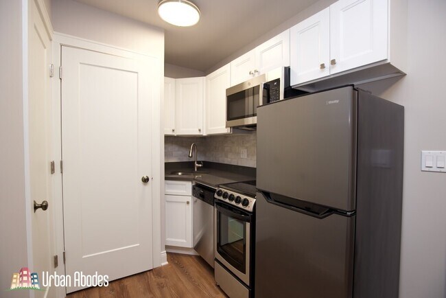Foto del edificio - 641 W Wrightwood Ave