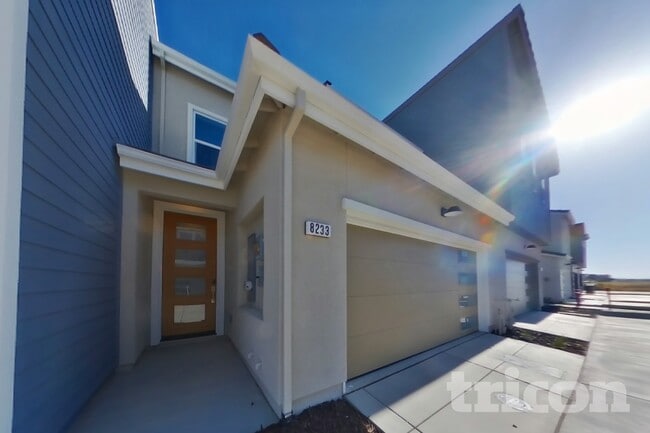 Building Photo - 8233 Perla Wy