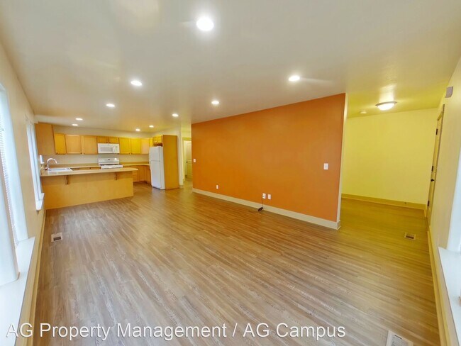 Building Photo - 6 br, 3.5 bath House - 1930 Harris Street