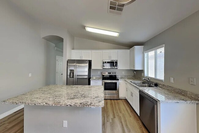 Foto del edificio - 1836 S 106th Ave