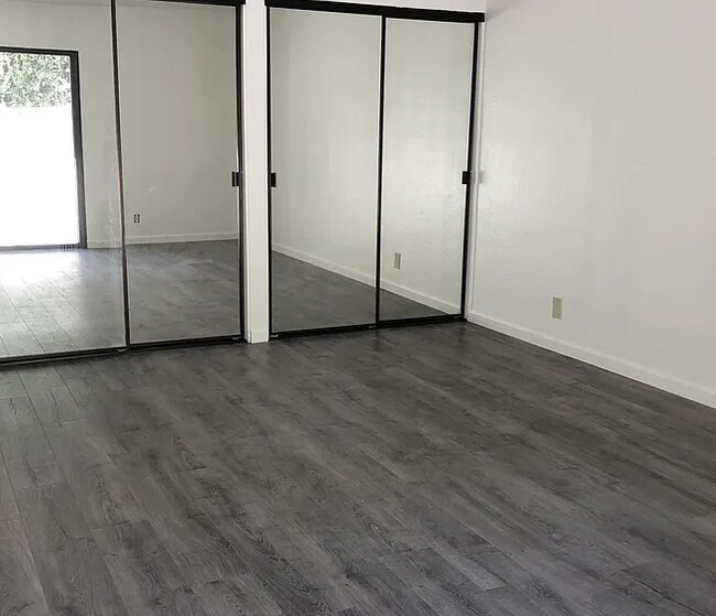 Bedroom - 6812 Fashion Hills Blvd